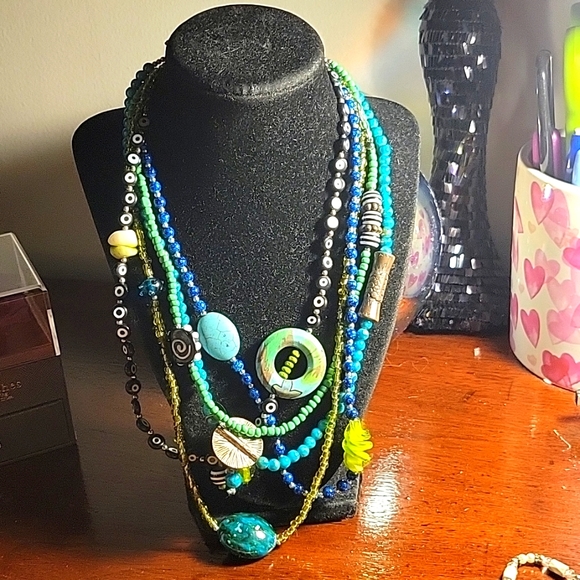 Fashion Jewelry Jewelry - Beautiful beads bnacklace